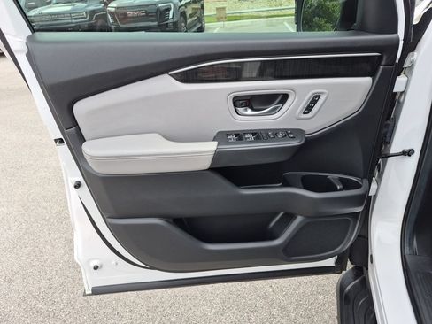 Used 2024 Honda Pilot Elite image 19