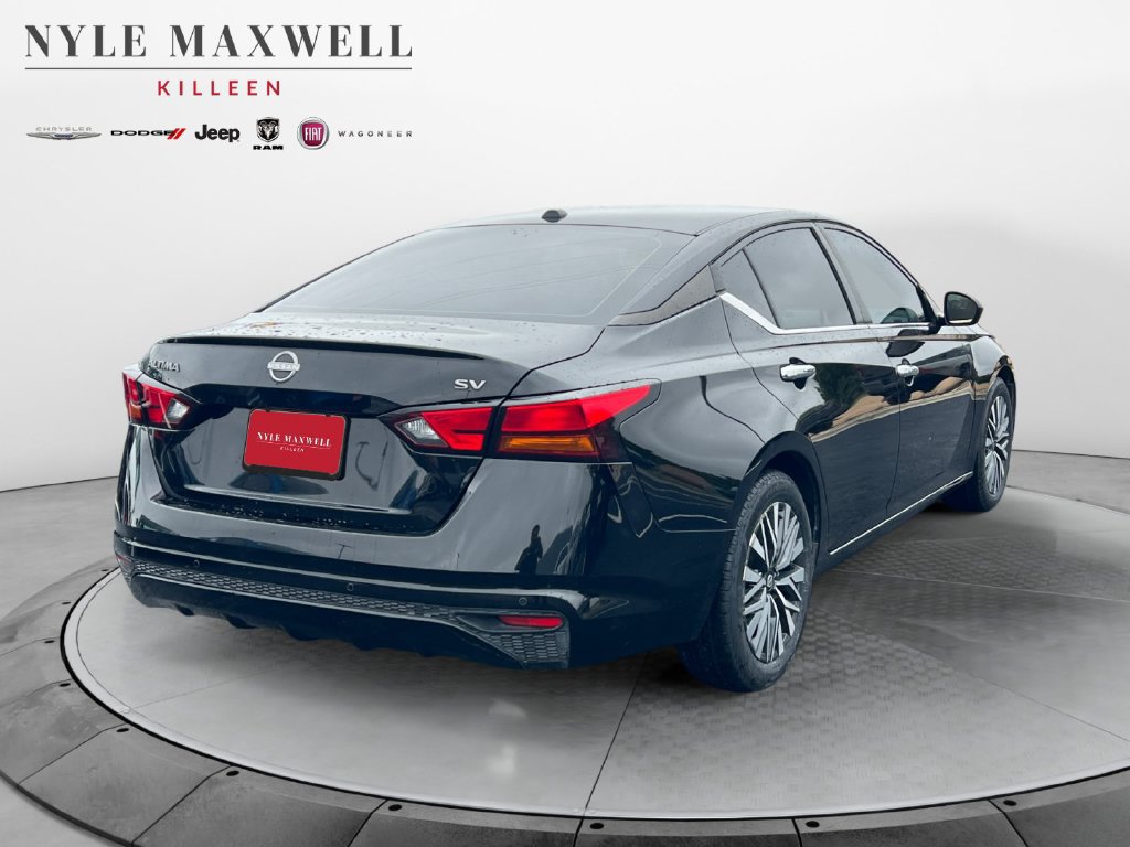 Used 2024 Nissan Altima 2.5 SV FWD image 16
