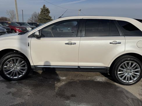 Used 2013 Lincoln MKX FWD image 5
