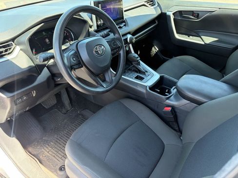 Used 2025 Toyota RAV4 LE AWD/4WD image 7