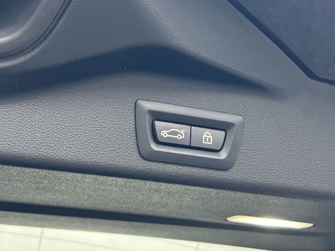 Used 2022 BMW X5 xDrive40i w/ M Sport Package image 27