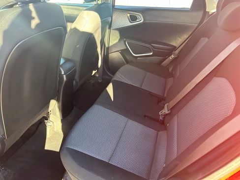 Used 2021 Kia Soul LX image 10