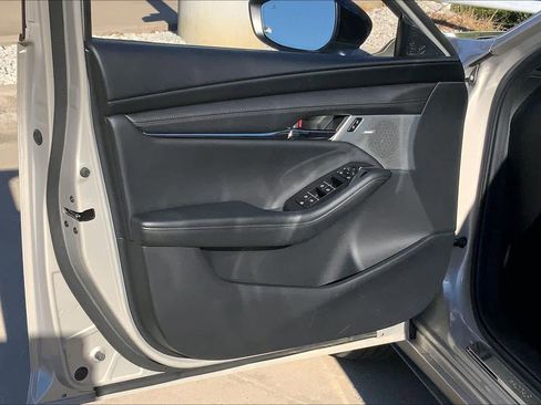 Used 2024 MAZDA MAZDA3 Hatchback w/Premium Plus Pkg image 21