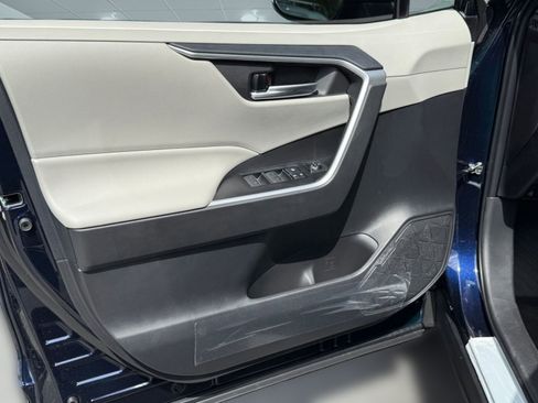 Used 2025 Toyota RAV4 XLE w/ Convenience Package image 13