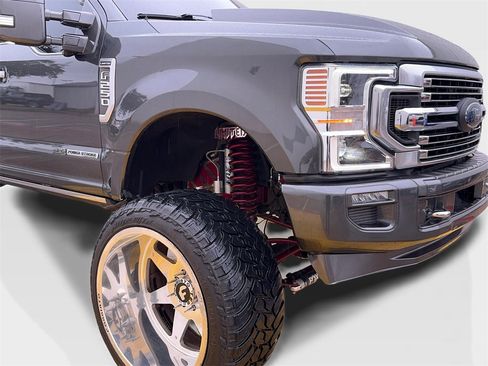 Used 2020 Ford F250 Limited image 3