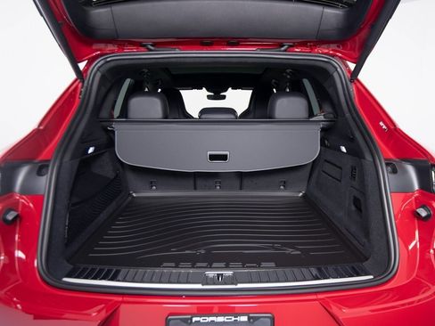 New 2026 Porsche Cayenne GTS image 41