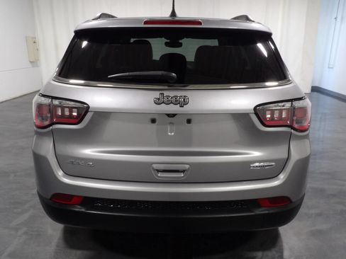 Used 2018 Jeep Compass Latitude w/ Popular Equipment Group AWD/4WD image 6