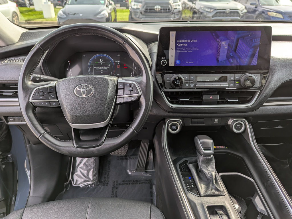 Certified 2025 Toyota Grand Highlander AWD image 22