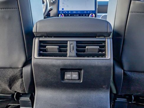 Used 2025 Lexus GX 550 AWD/4WD image 33