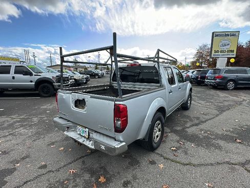 Used 2008 Nissan Frontier SE w/ Tow Hitch Pkg image 4