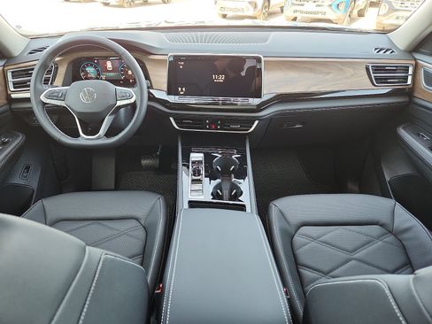 New 2026 Volkswagen Atlas SE image 11