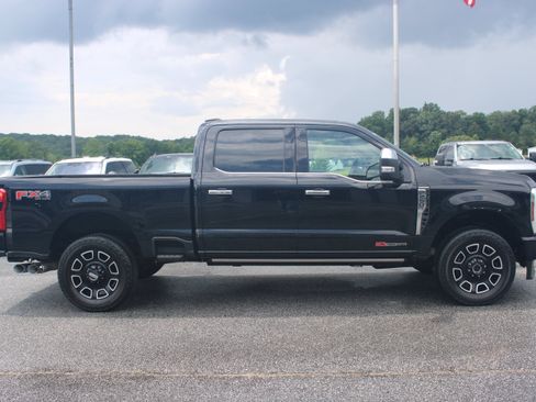Used 2024 Ford F250 Platinum AWD/4WD image 5