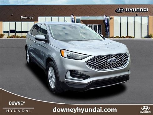 Used 2024 Ford Edge SEL image 3