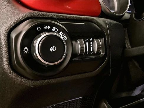 Used 2021 Jeep Wrangler Unlimited Rubicon AWD/4WD image 30