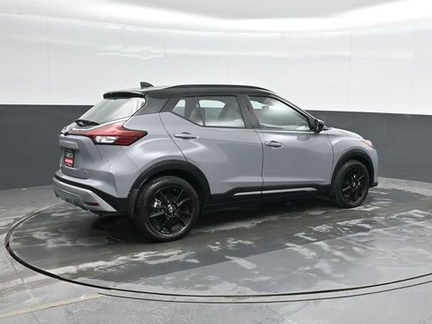 Used 2023 Nissan Kicks SR w/ SR Premium Package image 3