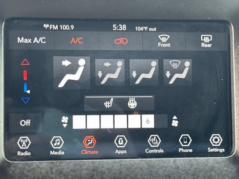 Used 2019 Jeep Cherokee Latitude Plus w/ Cold Weather Group AWD/4WD image 42