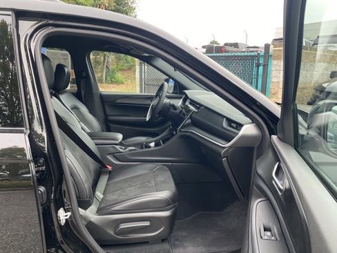 Used 2025 Jeep Grand Cherokee L Altitude image 27