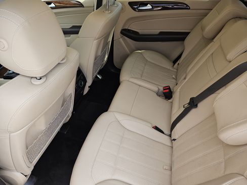 Used 2019 Mercedes-Benz GLS 450 4MATIC image 29