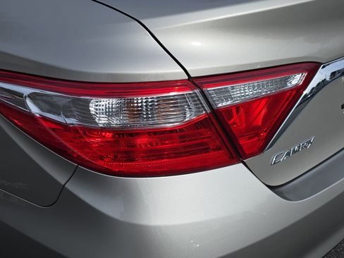 Used 2017 Toyota Camry XLE w/ Moonroof Package image 35