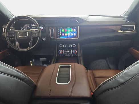 Used 2023 GMC Yukon Denali Ultimate AWD/4WD image 9
