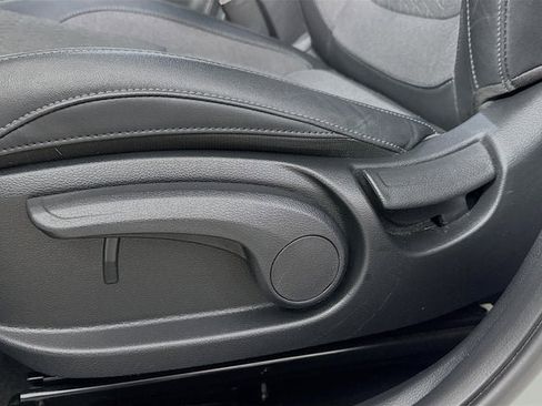 Used 2025 Kia Seltos S image 19