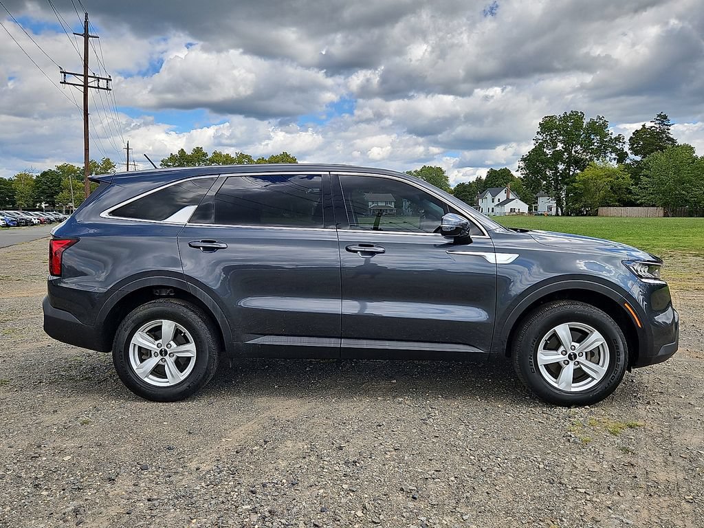 Used 2023 Kia Sorento LX AWD/4WD image 8