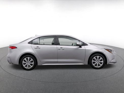 Used 2025 Toyota Corolla LE FWD image 10