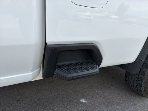 Used 2020 GMC Sierra 2500 4x4 Regular Cab w/ Convenience Package image 4