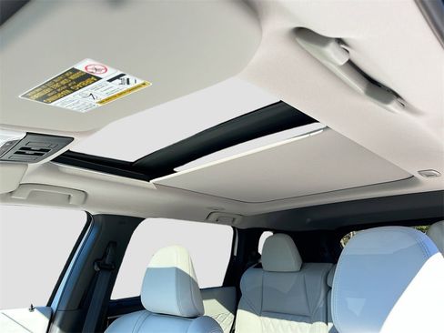 New 2025 Mitsubishi Outlander SEL image 21