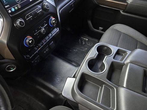 Used 2021 Chevrolet Silverado 1500 LT image 18