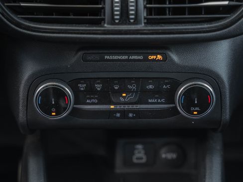 Used 2025 Ford Escape ST-Line image 19