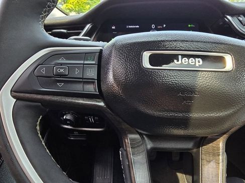 Used 2023 Jeep Grand Cherokee 4WD 4xe image 16