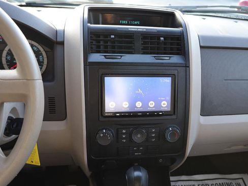 Used 2011 Ford Escape XLS w/ 101A Rapid Spec Order Code image 9