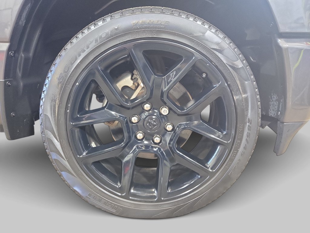 Used 2024 RAM 1500 Laramie AWD/4WD image 37