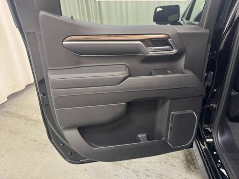 New 2026 Chevrolet Silverado 1500 RST w/ Dark Appearance Package AWD/4WD image 23