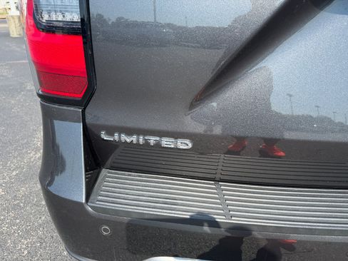 Used 2021 Ford Expedition Max Limited AWD/4WD image 11