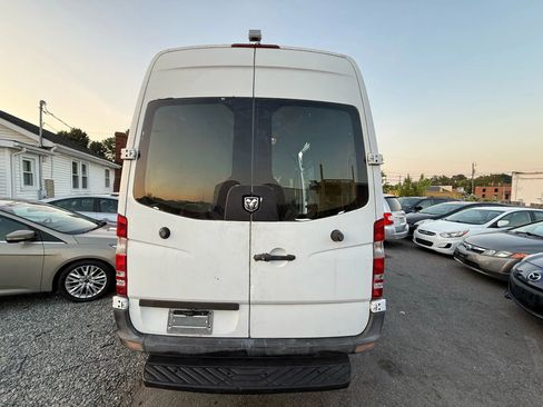 Used 2008 Dodge Sprinter 2500 image 6