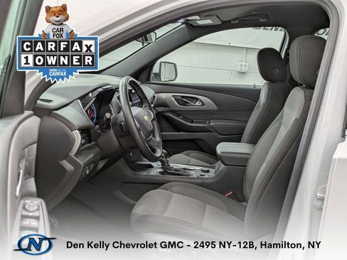 Used 2023 Chevrolet Traverse LT AWD/4WD image 3