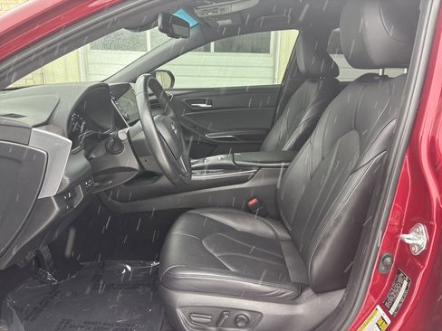 Used 2022 Toyota Avalon XLE image 15