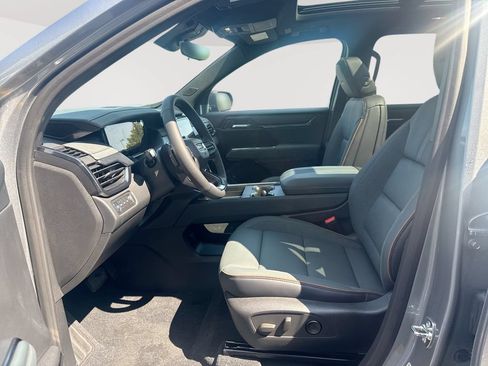 New 2026 GMC Acadia AT4 w/ Luxury Package AWD/4WD image 20