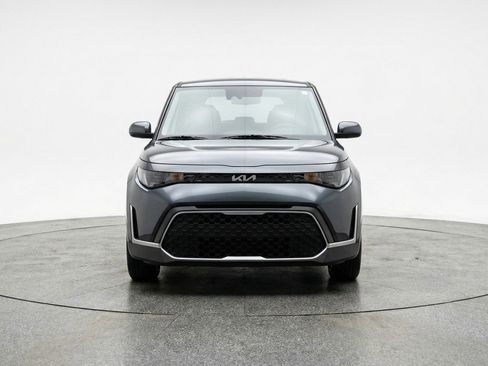 Used 2025 Kia Soul LX w/ LX Technology Package image 2