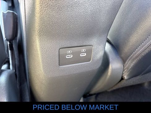 Used 2025 Nissan Kicks SR FWD image 9