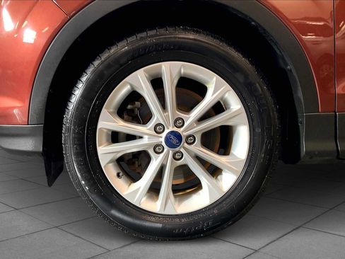 Used 2018 Ford Escape SEL image 10