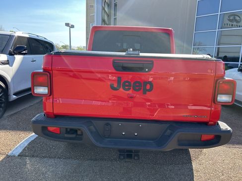 Used 2025 Jeep Gladiator High Tide image 24