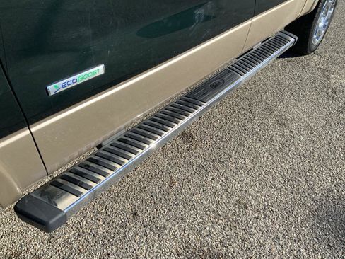 Used 2012 Ford F150 Lariat w/ Lariat Chrome Pkg image 16