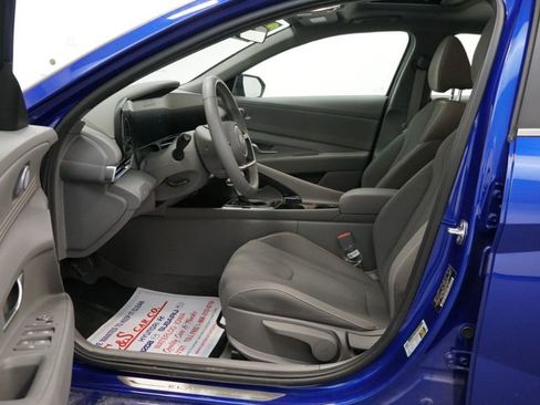 New 2024 Hyundai Elantra SEL w/ Convenience Package image 25