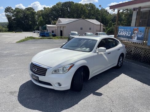 Used 2013 INFINITI M37 w/ Premium Pkg RWD image 6