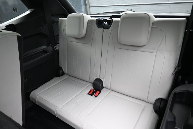 Used 2022 Volkswagen Tiguan SE R-Line FWD image 29