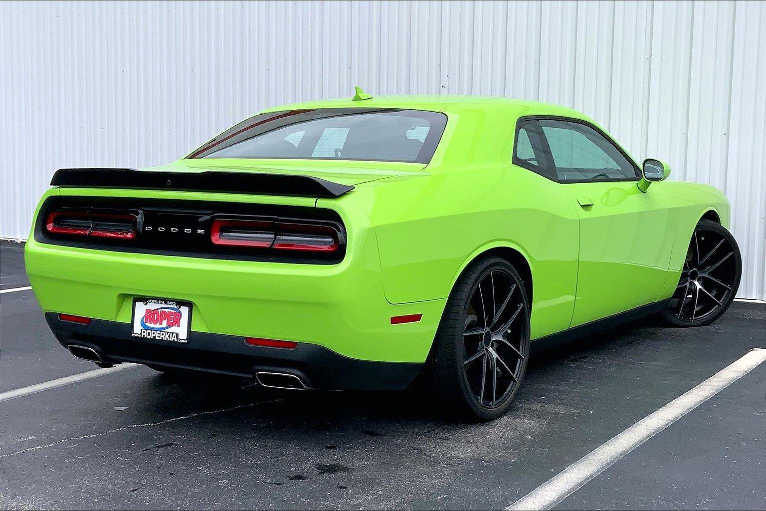 Used 2023 Dodge Challenger SXT RWD image 9