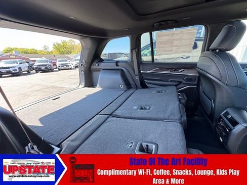 New 2025 Jeep Grand Cherokee Limited image 22